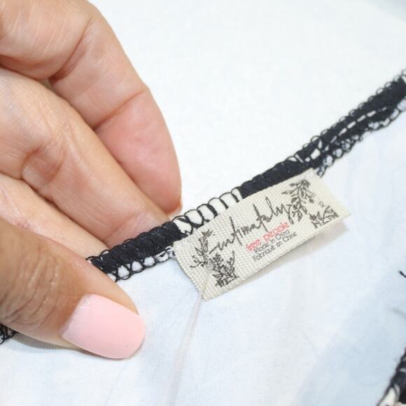 Free People Black Floral Print Somethin Bout You One Shoulder Bodysuit Sz XS NWT - Picture 6 of 16